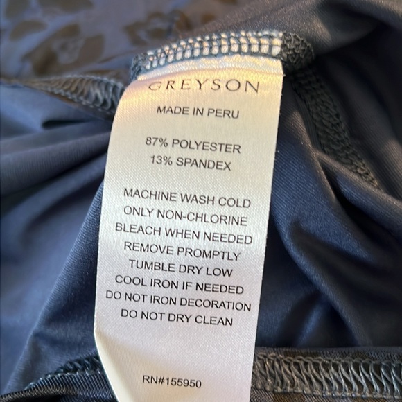 Greyson Women’s Short Sleeve Damian Leopard Sienna Top Size L - Picture 7 of 7